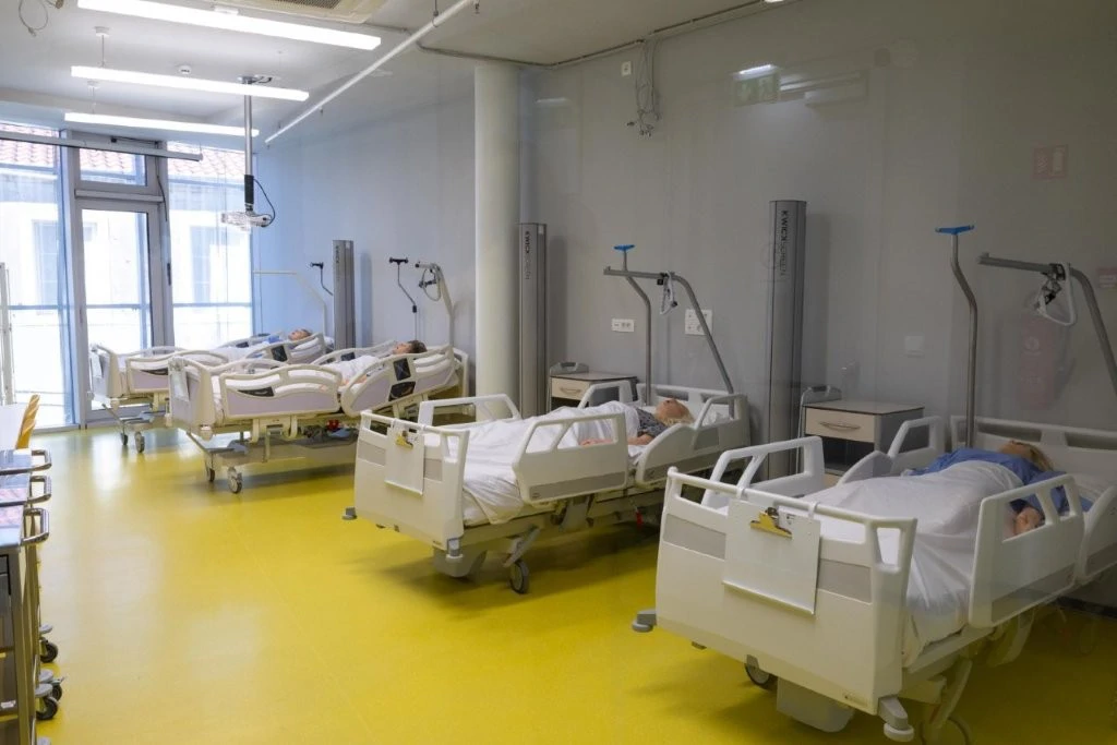 Ministar Fuchs obišao jednu od najmodernijih medicinskih škola u Hrvatskoj, Foto: Zadarska županija//