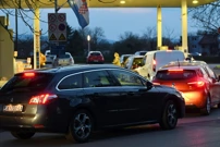  Sisčani pohrlili na benzinske postaje uoči poskupljenja  , Foto: Nikola Cutuk/PIXSELL