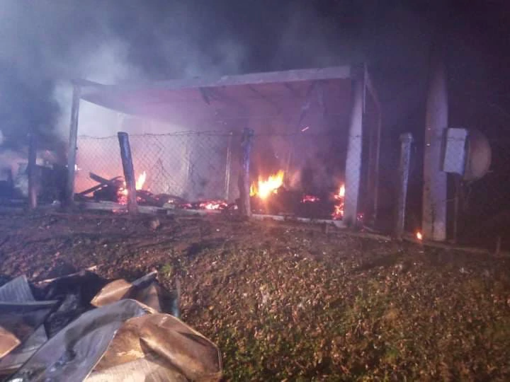 U selu Roviška izgorjela dva kontejnera Mirka Divjaknije, Foto: Ljudi za ljude/Branka Bakšić Mitić