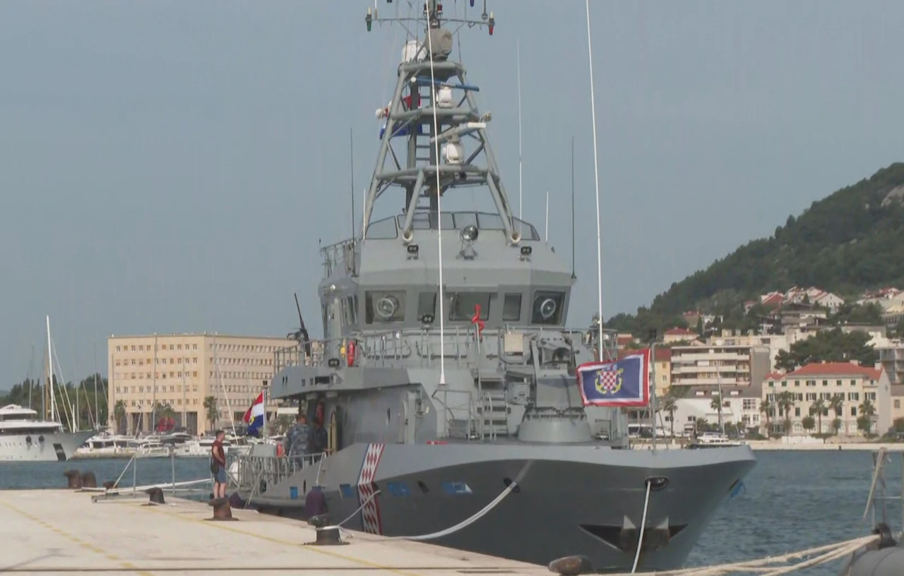 Obalni ophodni brod Omiš