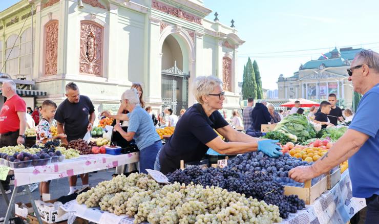 Riječka placa u znaku lokalne i zdrave hrane