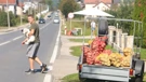Prodaja ličkog krumpira uz cestu