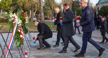 Vijenci na grob Franje Tuđmana