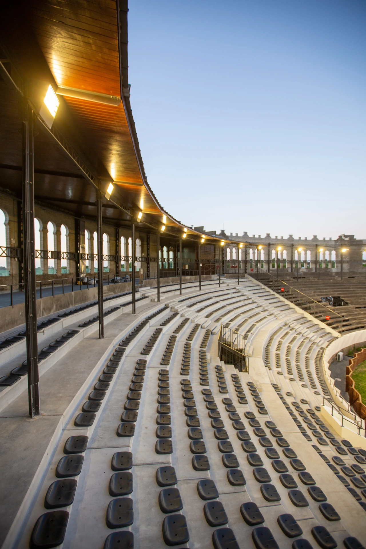 Plaza de Toros, tribuna recién renovada, Foto: fotografia cedida/Walter Debenedetti