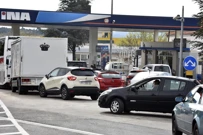  Šibenik: Gužve na benzinskim postajama zbog najavljenog poskupljenja , Foto: Hrvoje Jelavic/PIXSELL