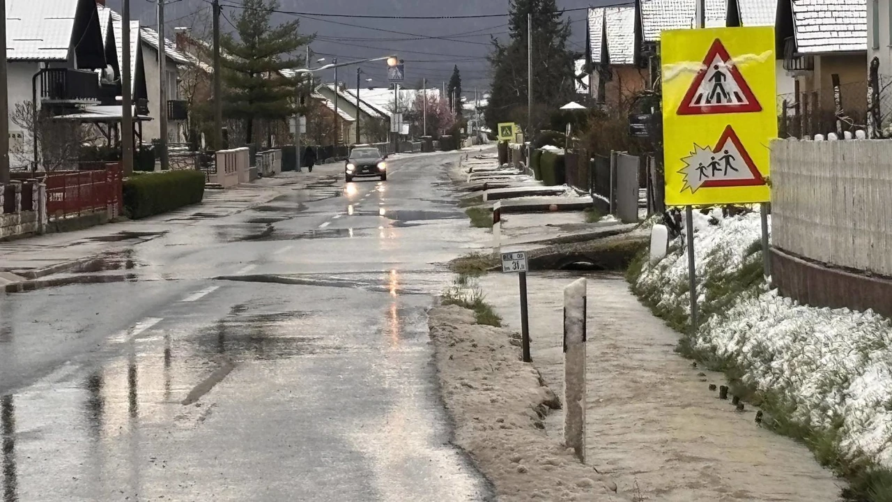 Poplavljena Zagorska ulica u Novom Marofu, Foto: Ivica Grudiček/HRT