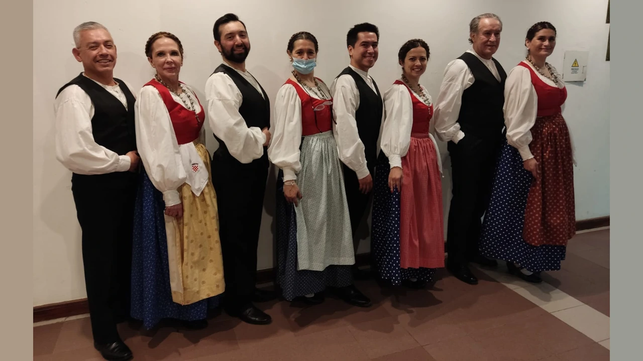 Grupo de baile del Club Croata