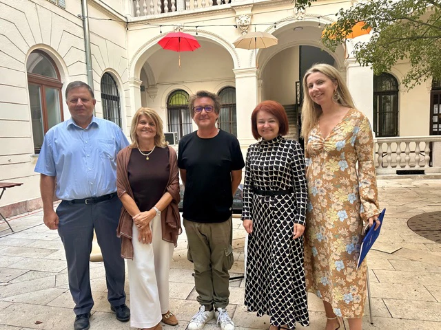 privremena otpravnica poslova u Veleposlanstvu RH Silvija Malnar, diplomatska savjetnica Marina Sikora, autor knjige Igor Beleš, voditelji Hrvatske samouprave Starog Budima Bekašmeđera, Čarna Kršul i Zoltán Szebenyi-Brindza, Foto: Neda Maretić /gh