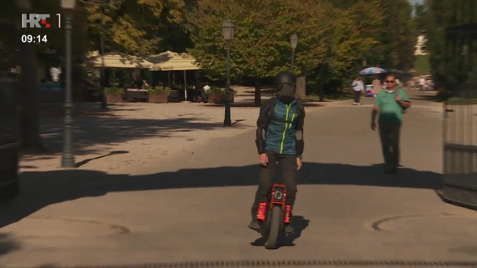 Sven na monociklu