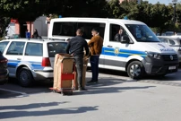 Istražitelji iznose dokazni materijal iz Gradske uprave, Foto: Vlado Kos/CROPIX