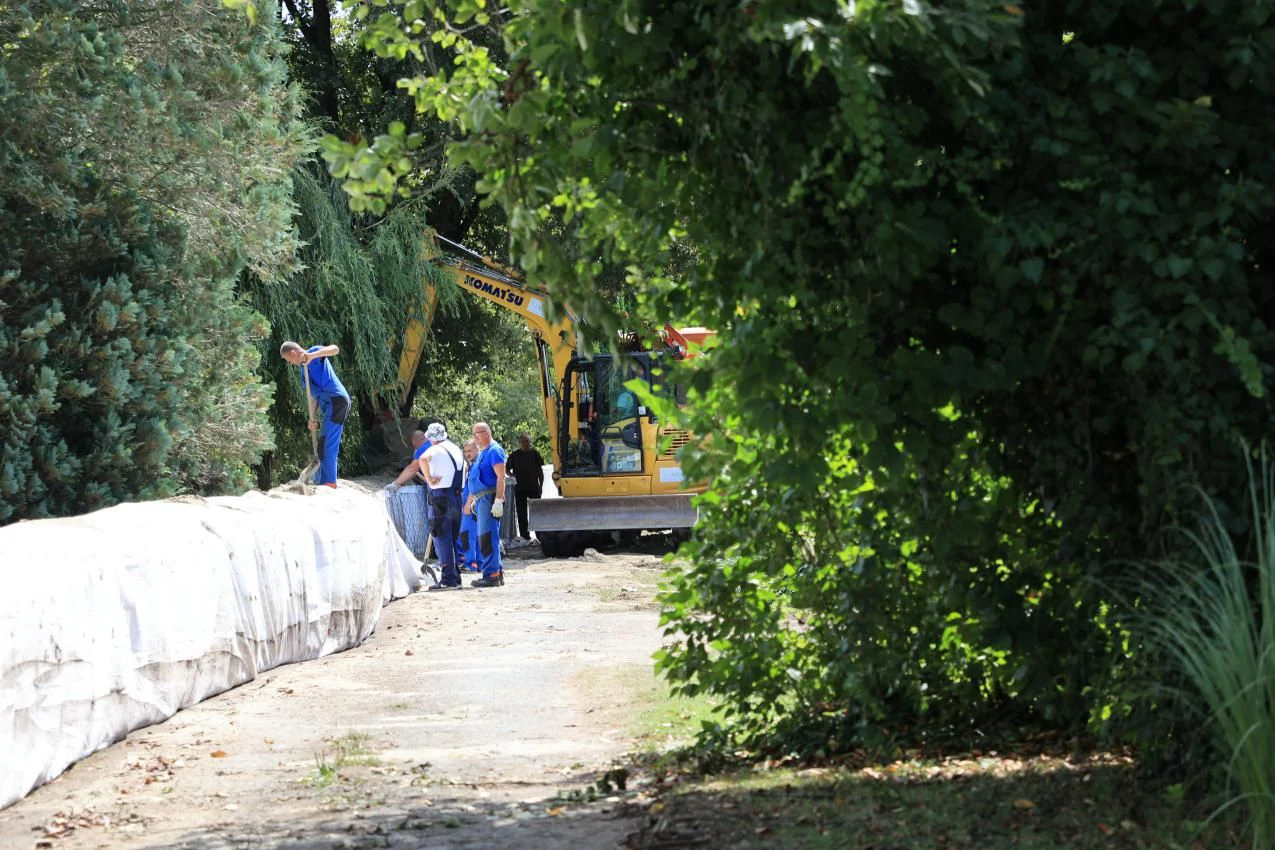Naselje Karašica dodatno se brani boks barijerama, Foto: OBŽ/-