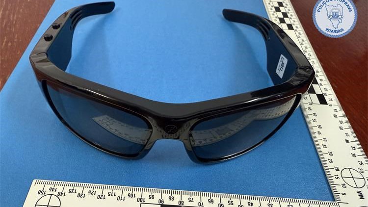 Italiener verhaftet, weil er Kinder mit einer in einer Brille versteckten Kamera filmte 3 kamera 20250713085555