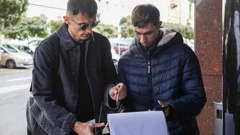 Ante Budimir daje autogram
