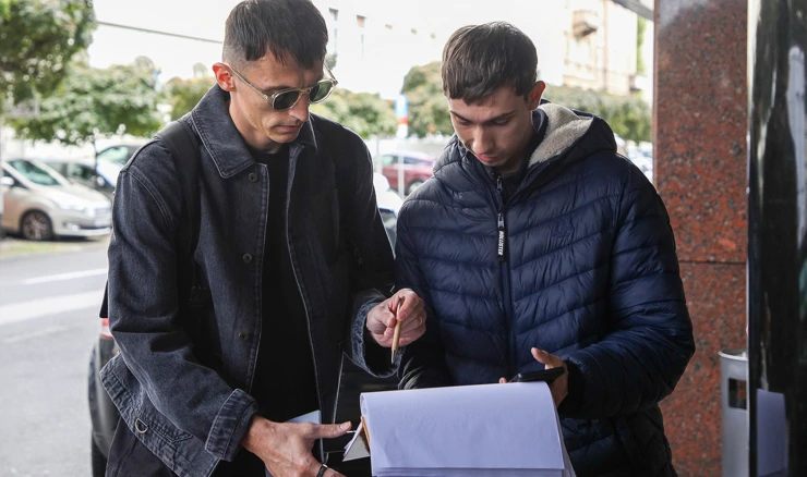 Ante Budimir daje autogram
