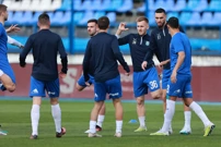 Zagrijavanje igrača uoči početka utakmice između Osijeka i Lokomotive, Foto: Davor Javorovic/PIXSELL