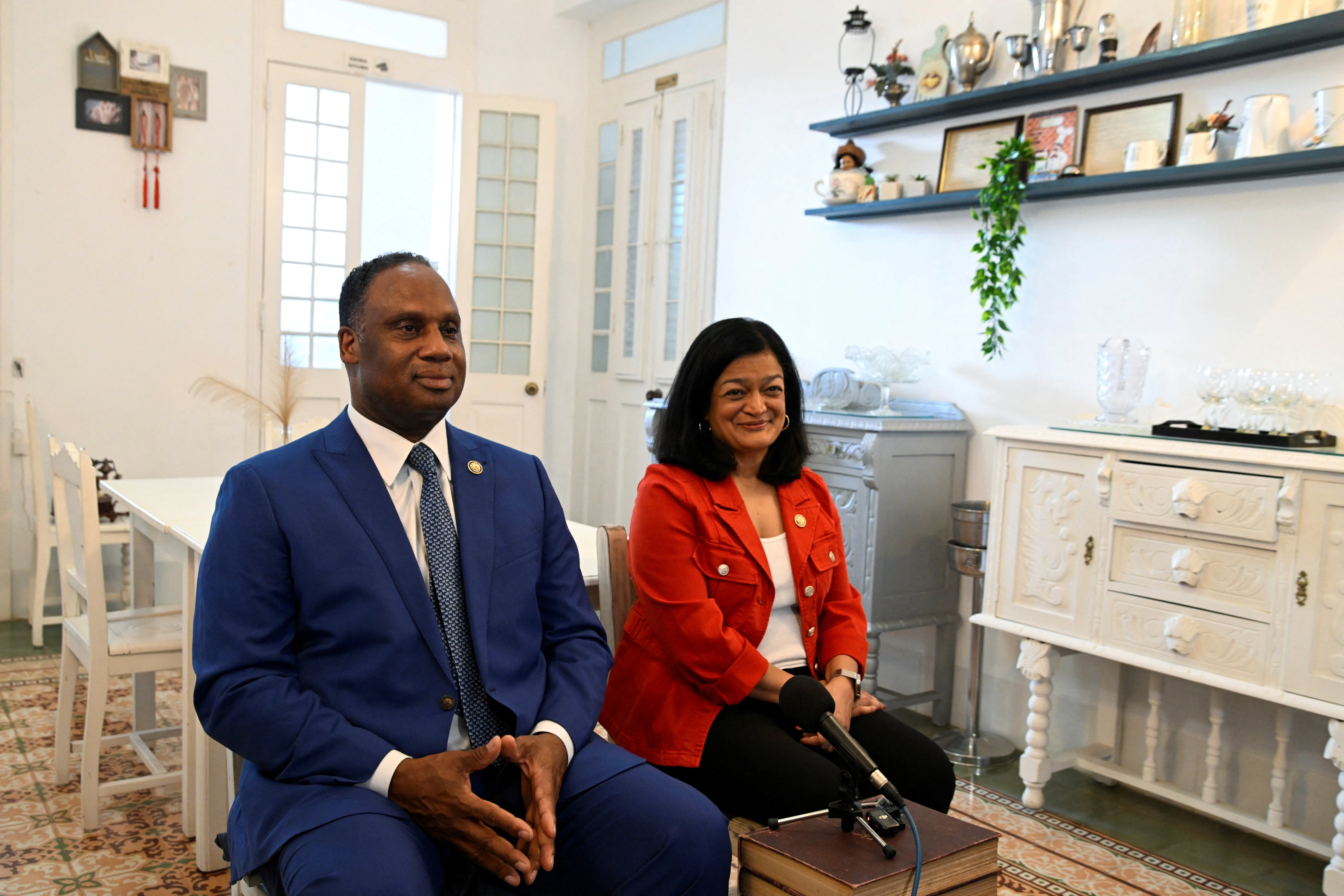 Američki zastupnici posjetili Kubu prvi put od Trumpove naftne blokade