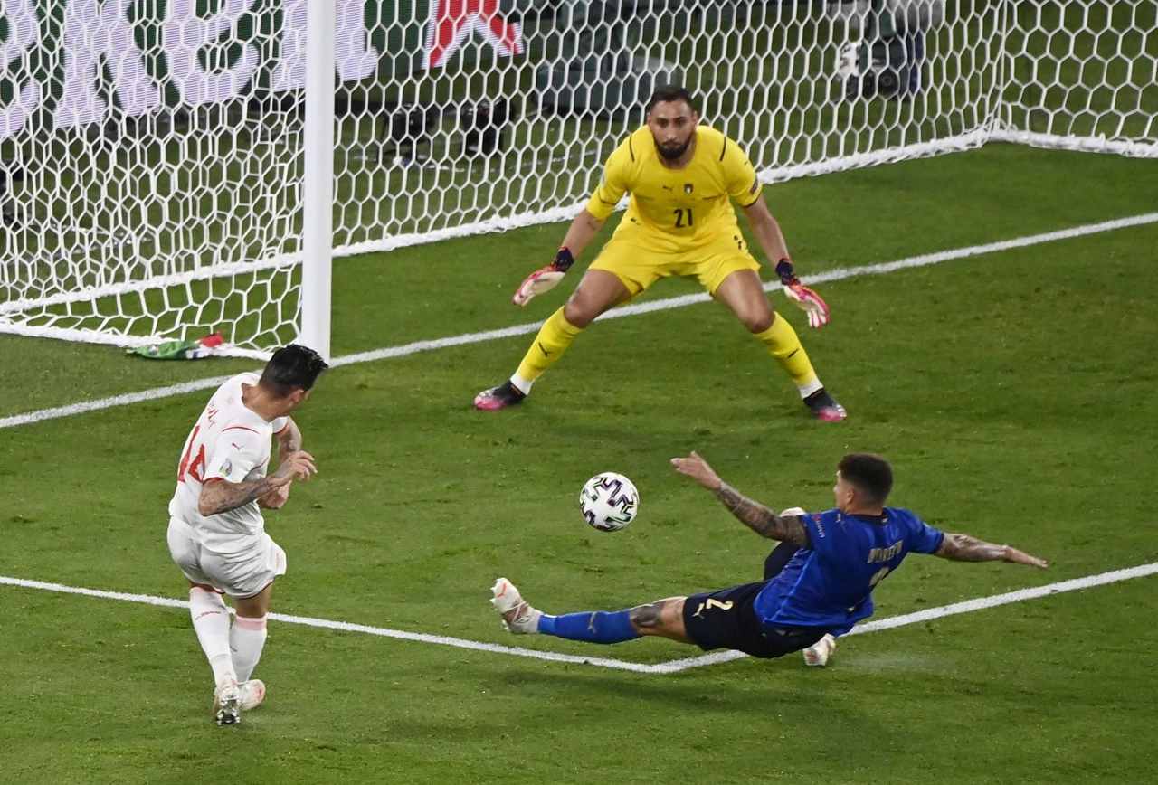 Steven Zuber šutira na gol
