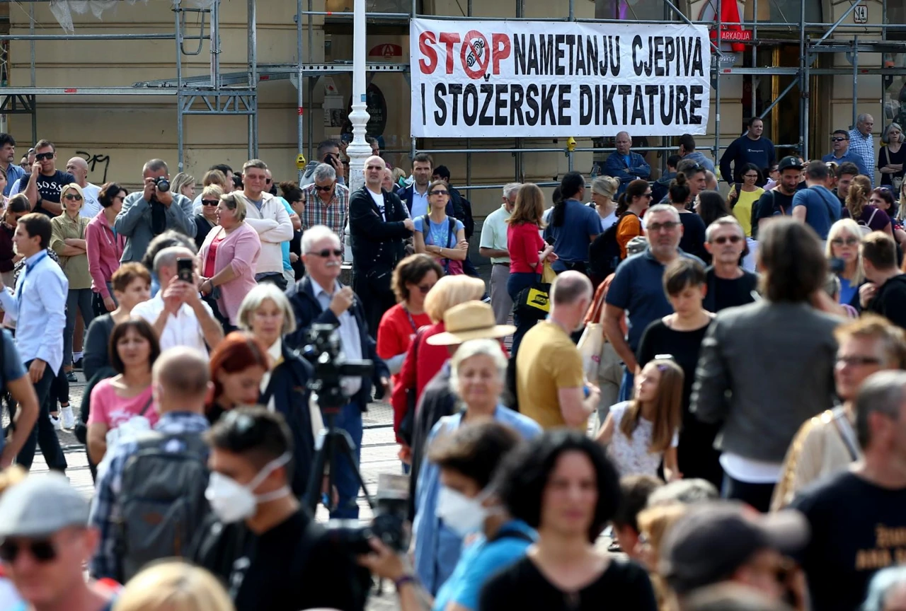 Prosvjed na Trgu bana Jelačića, Foto: Matija Habljak/PIXSELL