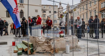 Prosvjed povodom uklanjanja spomenika Kuzme Kovačića