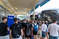 Iz Otočca krenuli autobusi na koncert Marka Perkovića Thompsona , Foto: Hrvoje Kostelac /PIXSELL