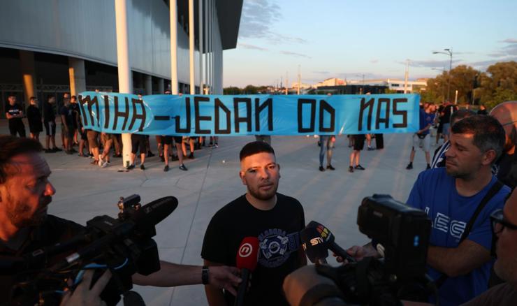 Kohorta i navijači prosvjedovali u znak potpore Mihiću