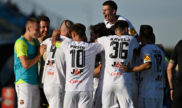 HNK Gorica - NK Slaven Belupo. Marijan Čabraja, slavlje Gorice 