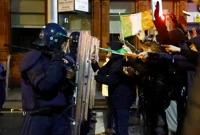 Prosvjedi u Dublinu nakon napada nožem, zapaljen policijski automobil, Foto: Clodagh Kilcoyne/Reuters