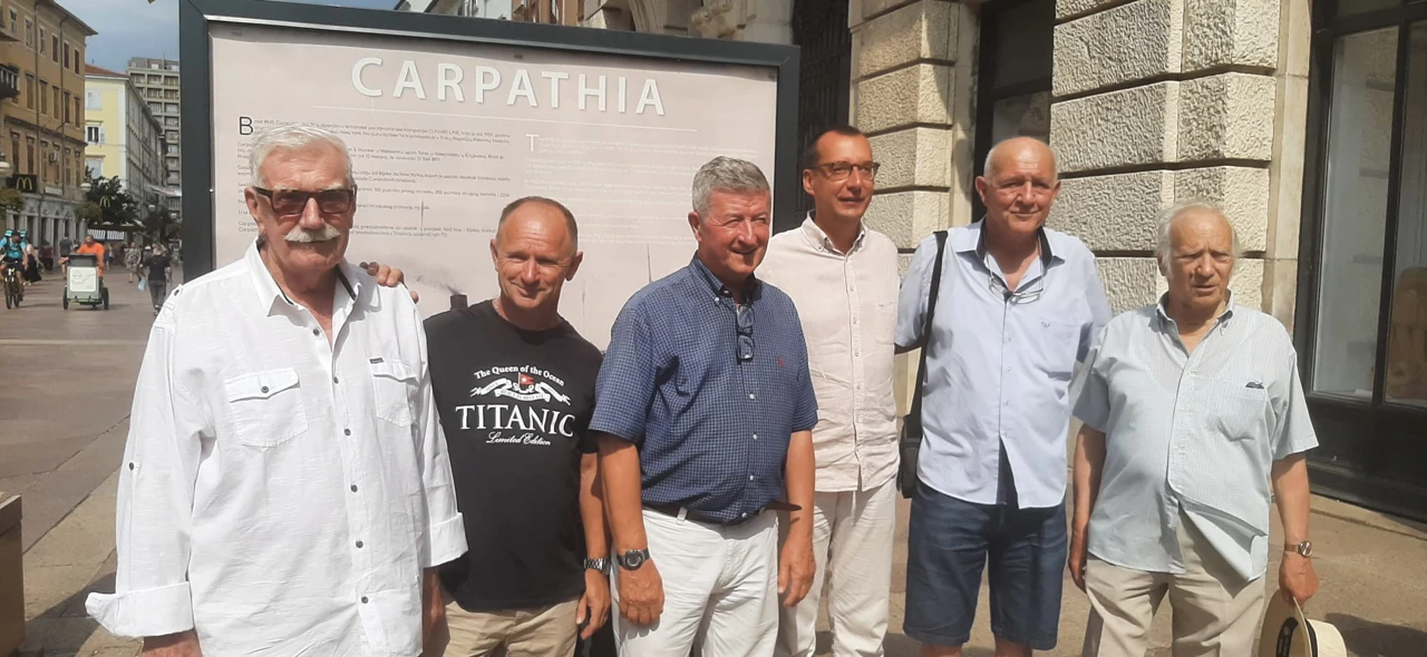 Gradonačelnik Marko Filipović s kapetanima Udruge Kraljica mora, Foto: Neva Funčića/Radio Rijeka