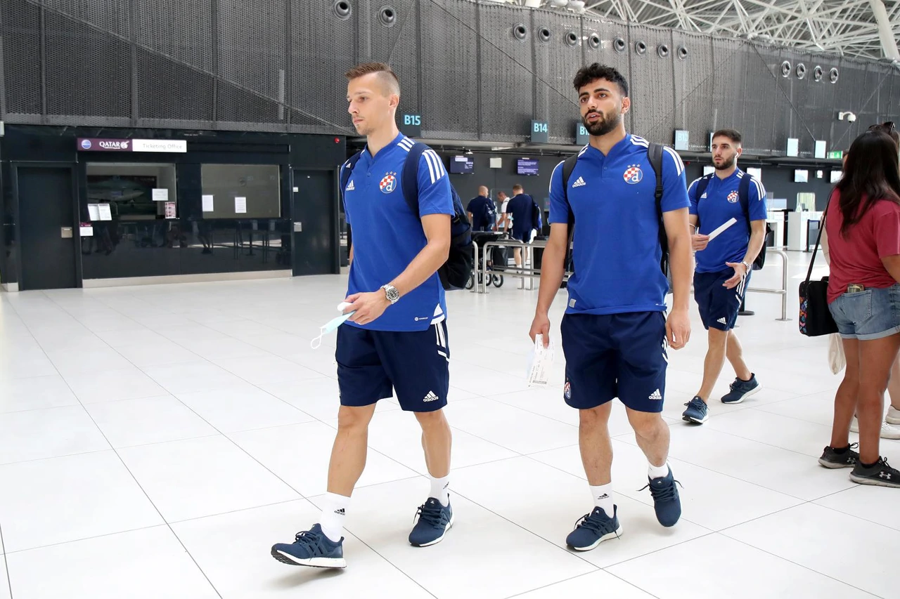 Igrač Dinama na putu u Skoplje, Foto: Luka Stanzl//PIXSELL