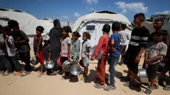 Djeca čekaju u redu za hranu u javnoj kuhinji, Gaza, 28. svibnja