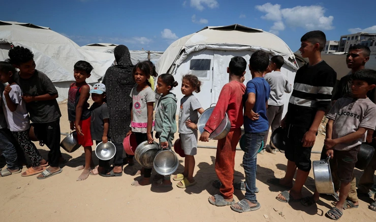 Djeca čekaju u redu za hranu u javnoj kuhinji, Gaza, 28. svibnja