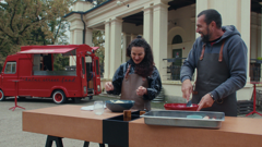 Ponedjeljak, 9. lipnja na Prvom, Foto: David Skoko: Jesti na cesti /dokumentarna serija