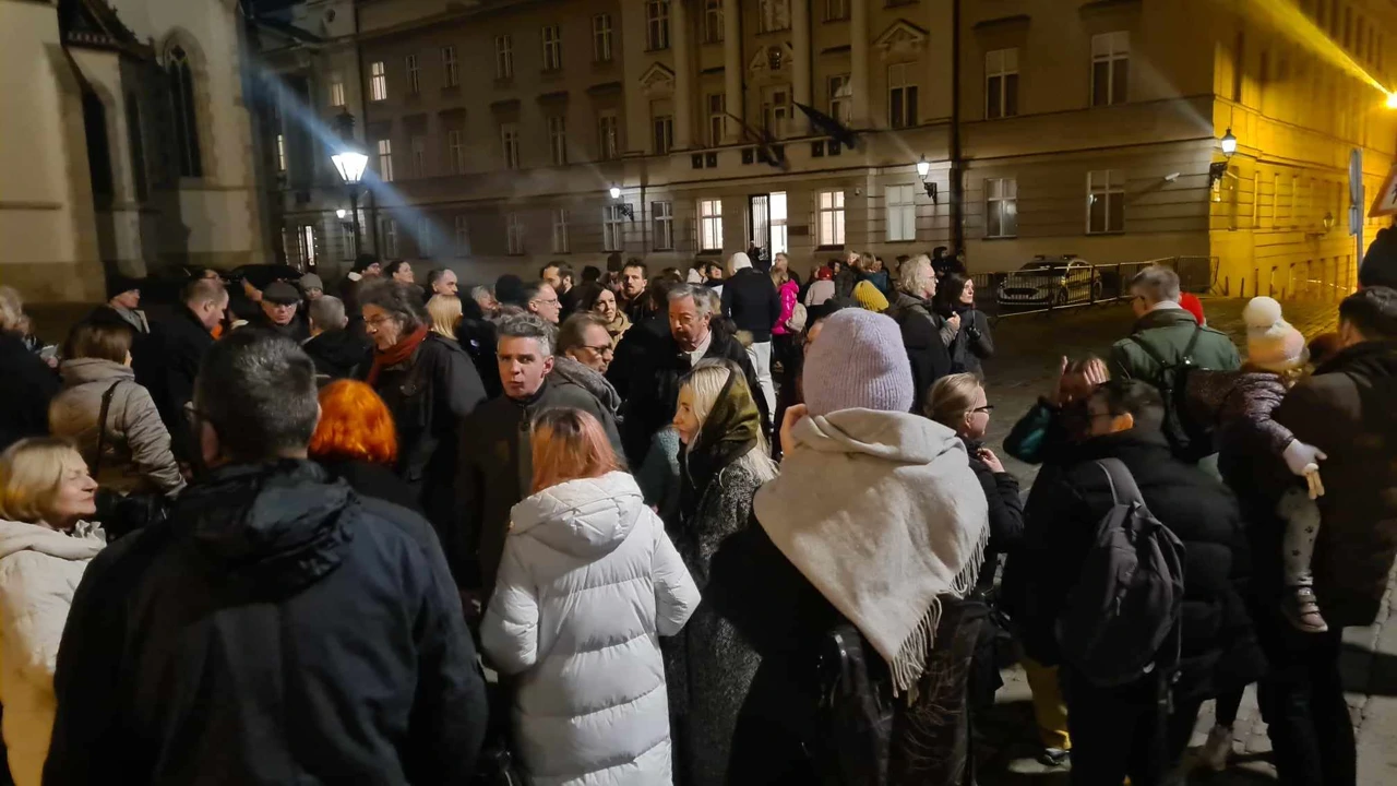 Zastupnici Možemo! zbog Turudića prosvjeduju na Markovom trgu