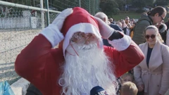 Djed Mraz djeci u Pulu stigao morem, Foto: HTV/HRT