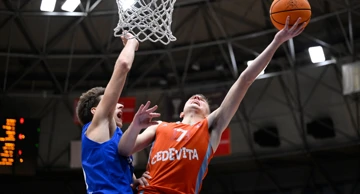 Luka Škorić (Cibona) i Luka Krajnović (Cedevita Junior)