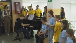 Bojana Gregorić Vejzović donirala klavir petrinjskoj školi 