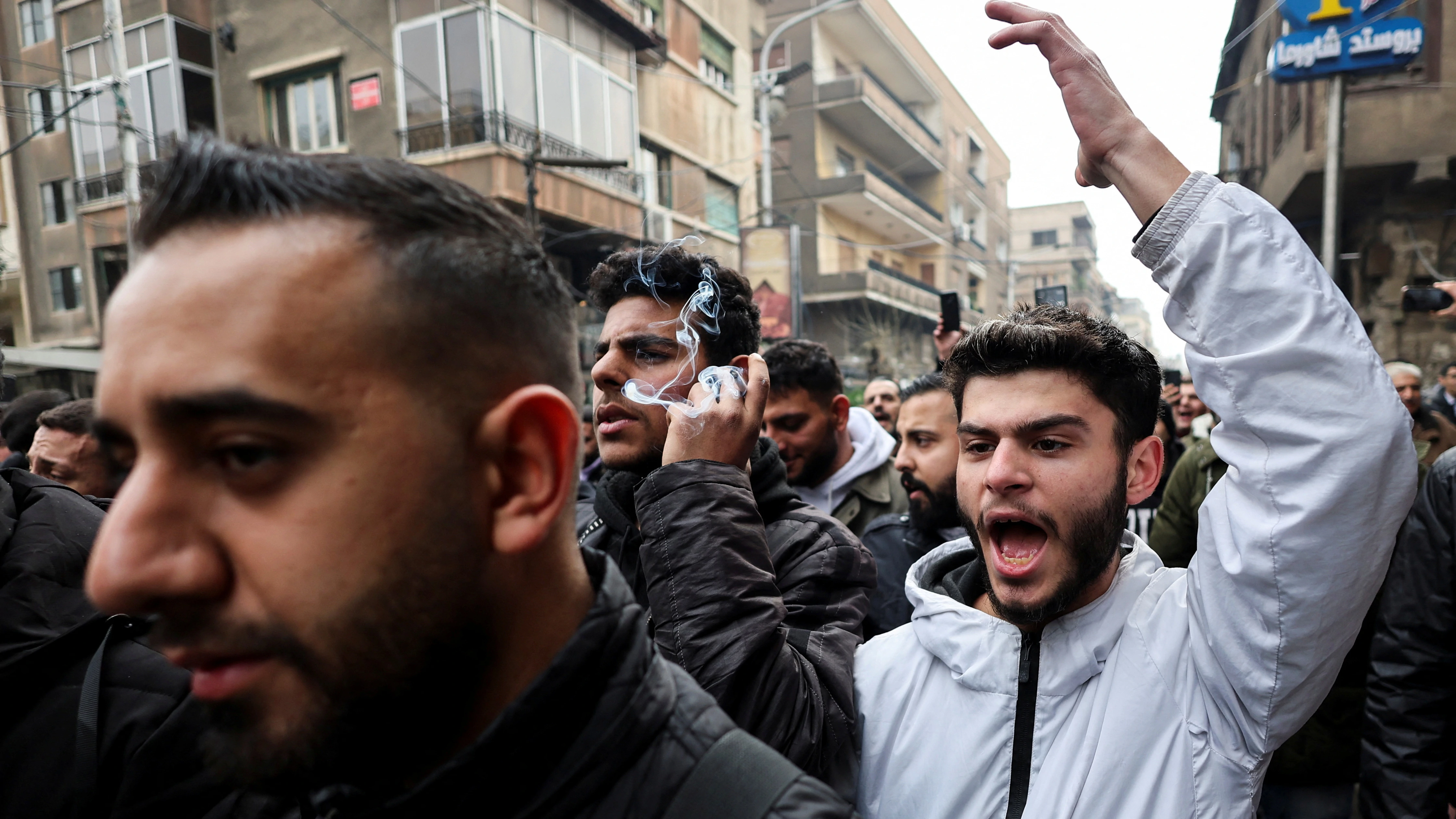 U Siriji prosvjedi nakon paljenja božićnog drvca