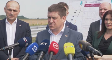 Ministar Oleg Butković