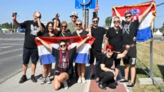 Obožavatelji pristižu na Bundek