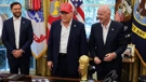 JD Vance, Donald Trump i Gianni Infantino 