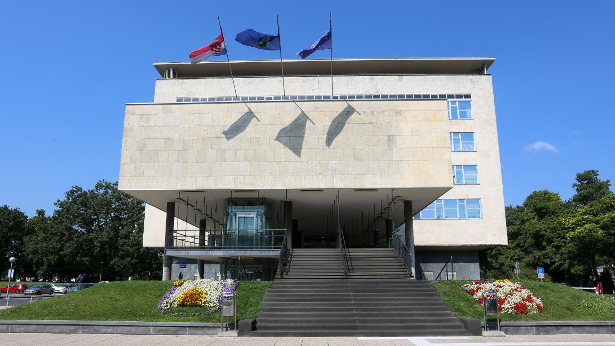 Falsche Bombendrohungen im Rathaus und in den Räumlichkeiten von Možemo! 8 poglavarstvo22722a 20260410134833