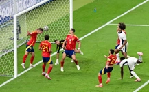 Olmo izbija loptu s gol-linije španjolskih vratiju, Foto: Angelika Warmuth/REUTERS