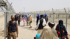 Afganistanci na granici s Pakistanom