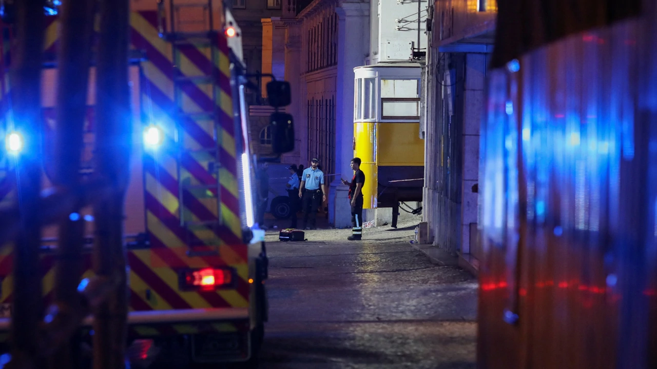  Slavna lisabonska uspinjača iskočila iz tračnica, Foto: Pedro Rocha/ REUTERS