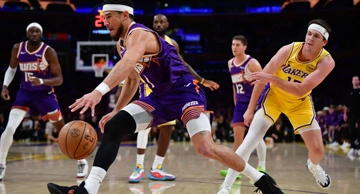 Devin Booker u susretu Sunsa i Lakersa