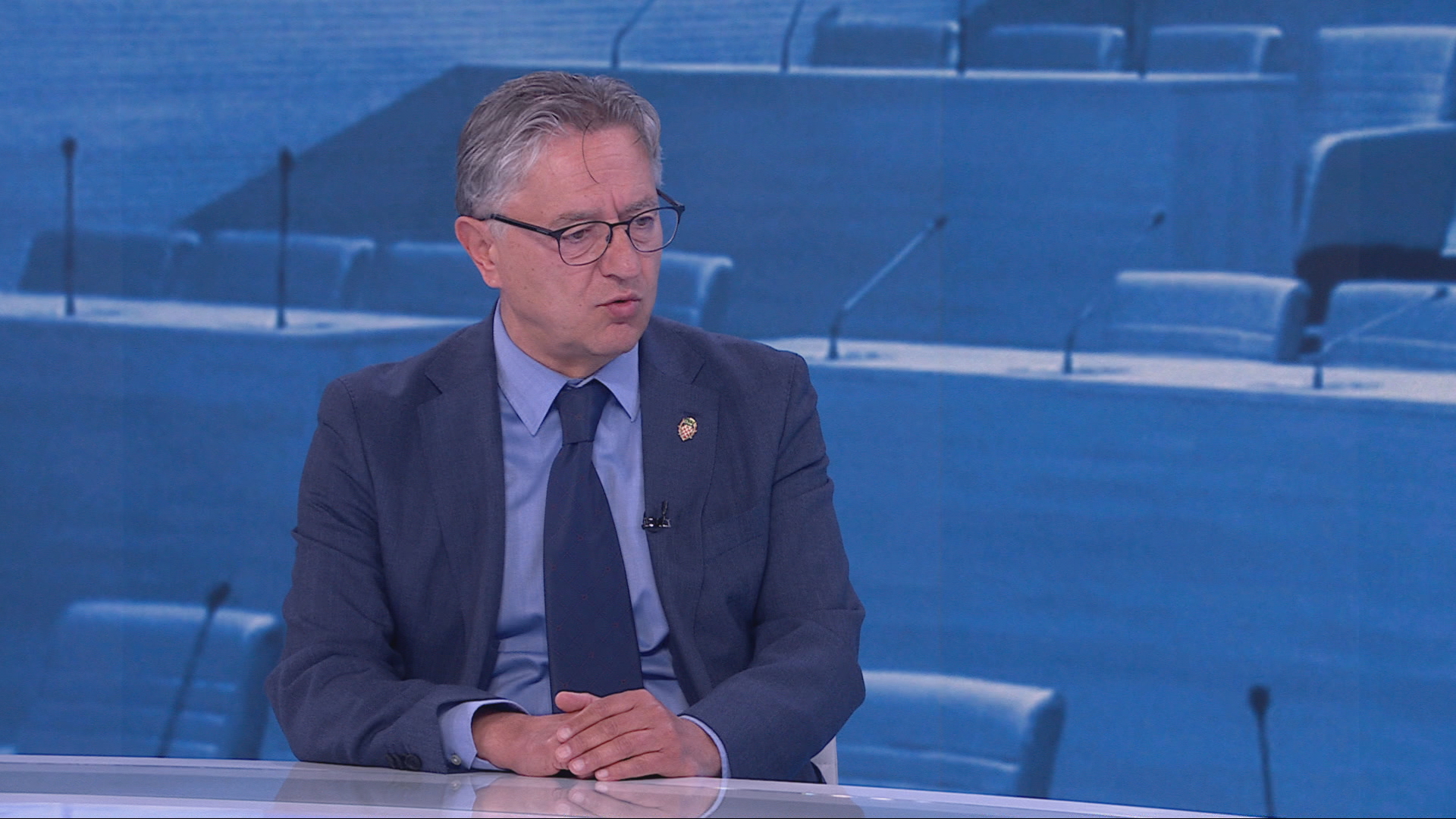 studio 4 frame 194909 20260406082736