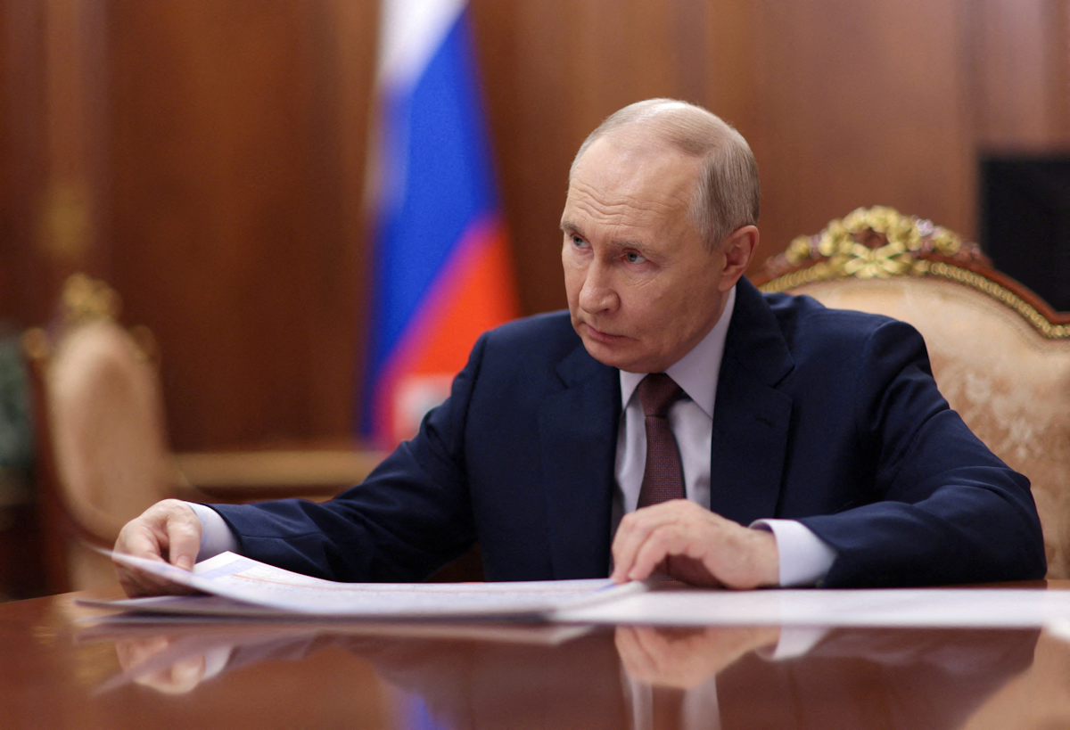 Putin spreman na susret sa Zelenskim samo radi konačnog dogovora