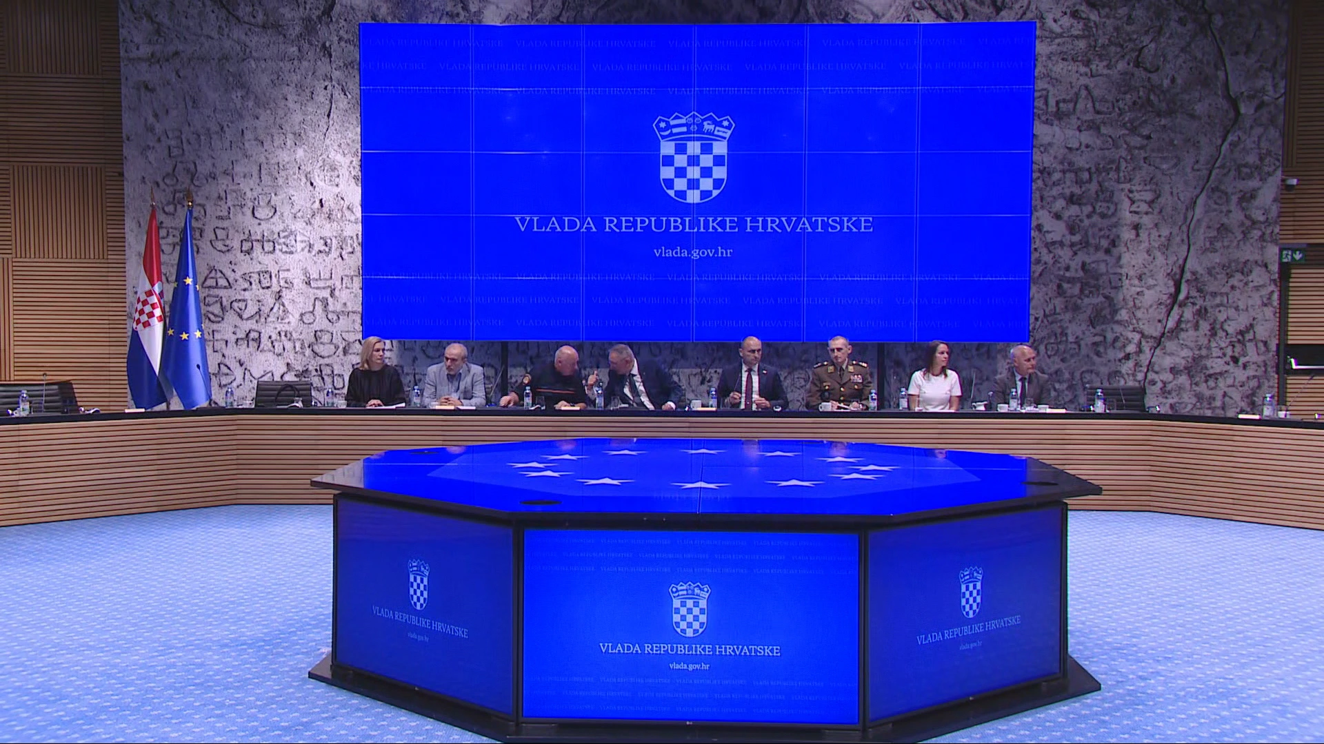 Anušić: Uvodimo temeljno vojno osposobljavanje, plaća 1100 eura i prednost pri zapošljavanju