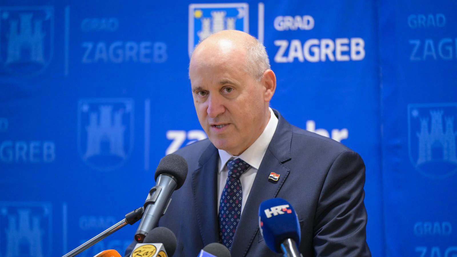 Bačić: Neprihvatljivo da lokalna vlast odlučuje što se može pjevati i govoriti