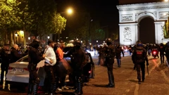 Policija privodi tijekom pete noći prosvjeda 